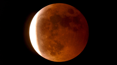 共賞&ldquo;紅月亮&rdquo;！青海多地昨夜上演月全食